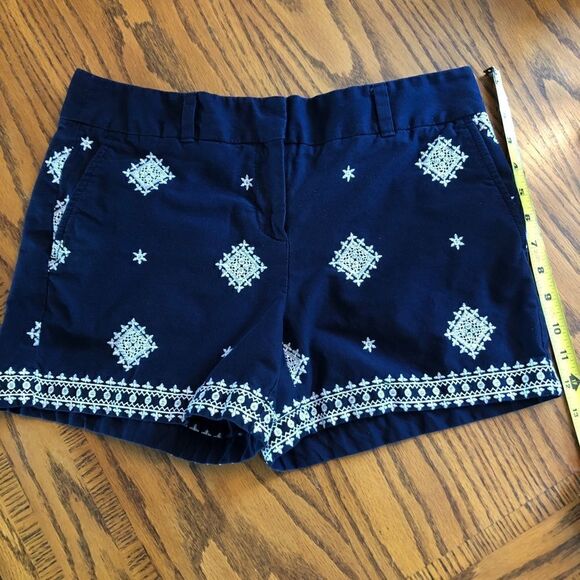 Loft embroidery accented women’s navy shorts size 4 - Picture 1 of 7